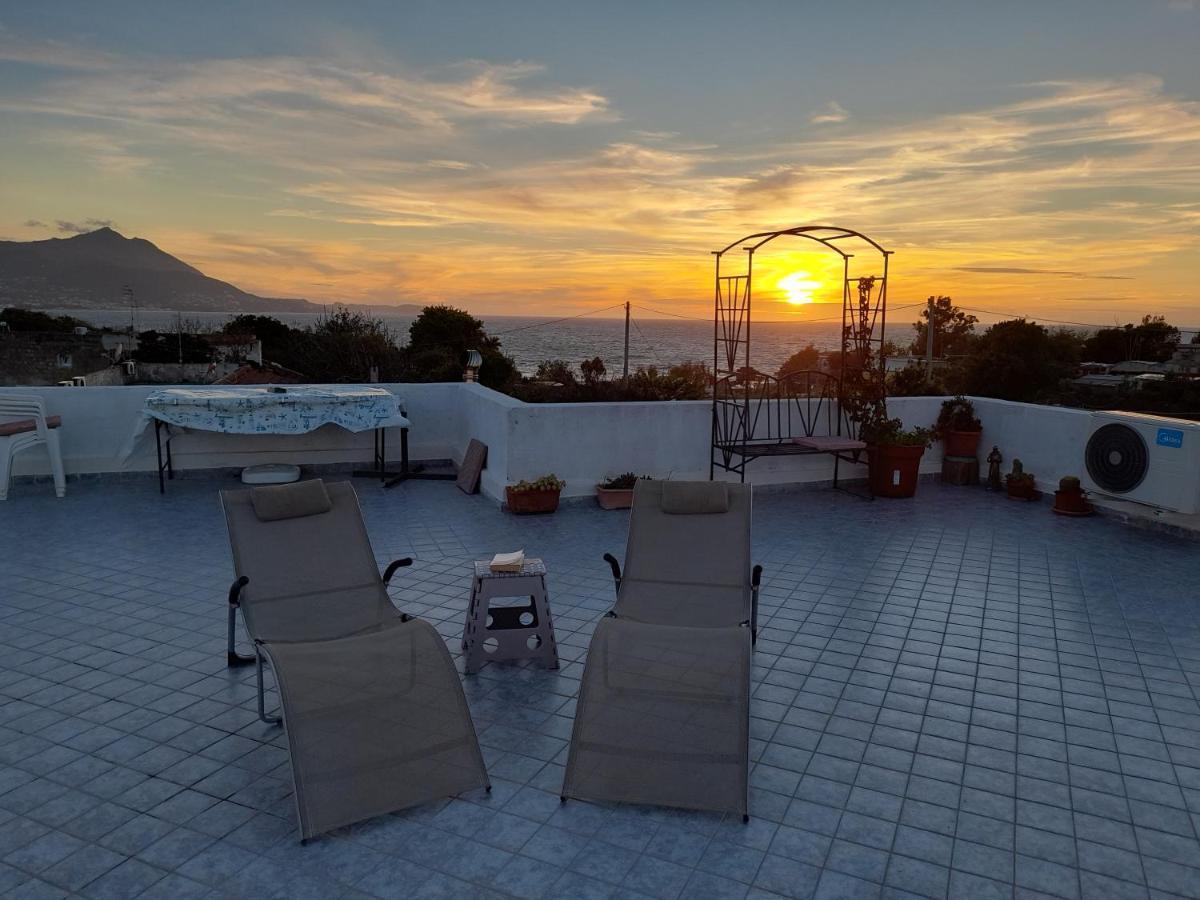 La Luna Nel Pozzo Procida Exterior foto